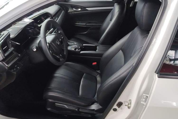Used Honda Civic 2019 220TURBO CVT Dynamic Edition China VI Left Front Seat