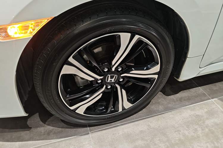 Used Honda Civic 2019 220TURBO CVT Power Edition China VI Emission Standard Left Front Wheel Hub