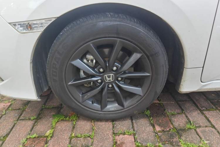 Used Honda Civic 2019 220TURBO CVT Dynamic Edition China VI Left Front Wheel Hub