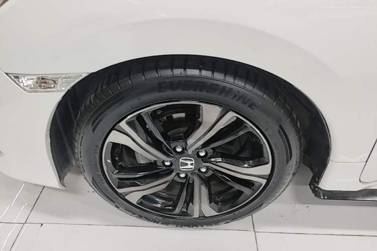 Used Honda Civic 2019 220TURBO CVT Dynamic Edition China V Emission Standard Left Front Wheel Hub