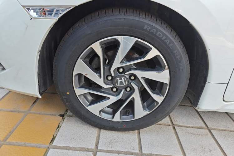 Used Honda Civic 2019 180TURBO CVT Shangyue Edition China V Emission Standard Left Front Wheel Hub