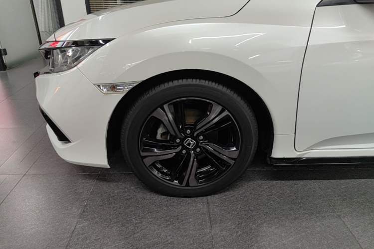 Used Honda Civic 2019 220TURBO CVT Dynamic Edition China VI Emission Standard Left Front Wheel Hub