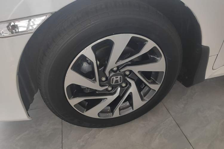 Used Honda Civic 2019 180TURBO CVT Shangyue Edition China V Emission Standard Left Front Wheel Hub
