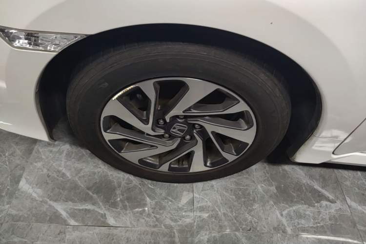 Used Honda Civic 2019 180TURBO CVT Shangyue Edition China V Emission Standard Left Front Wheel Hub