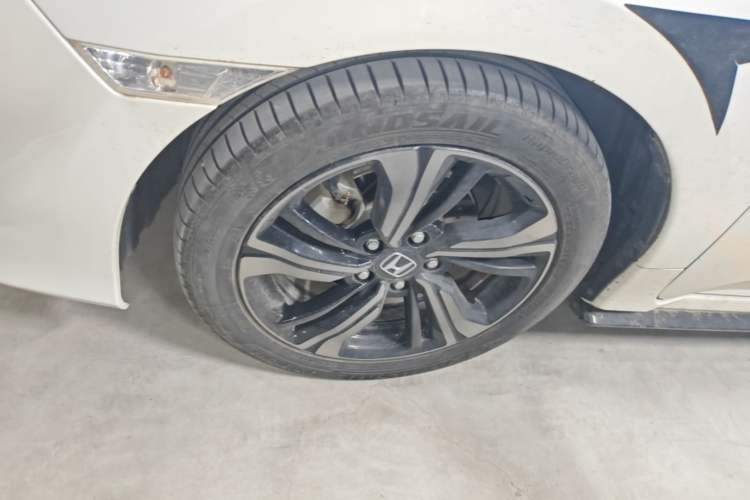 Used Honda Civic 2019 220TURBO CVT Dynamic Edition China VI Emission Standard Left Front Wheel Hub