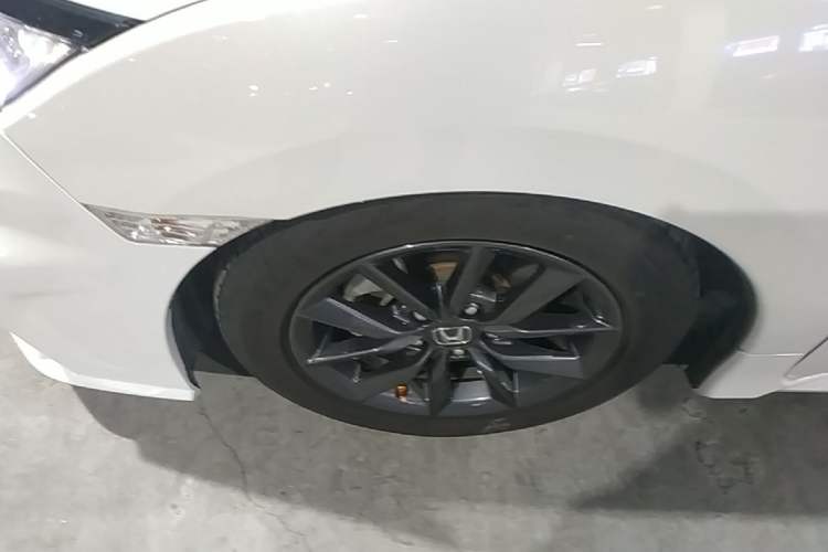 Used Honda Civic 2019 220TURBO Manual Jinkong Edition China VI Left Front Wheel Hub