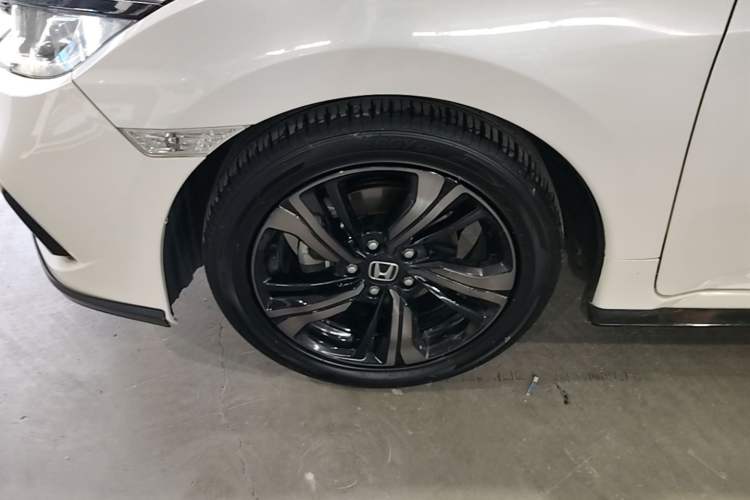 Used Honda Civic 2019 220TURBO CVT Dynamic Edition China VI Emission Standard Left Front Wheel Hub