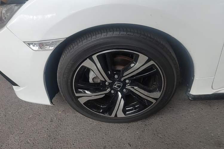 Used Honda Civic 2019 220TURBO CVT Dynamic Edition China VI Emission Standard Left Front Wheel Hub