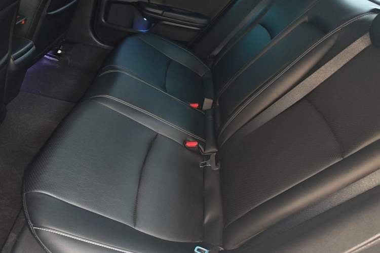 Used Honda Civic 2019 220TURBO CVT Dynamic Edition China VI Emission Standard Left Rear Seat
