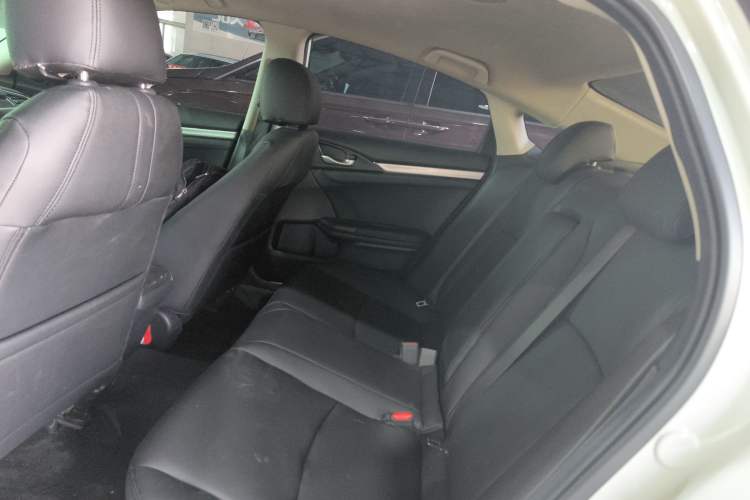 Used Honda Civic 2019 220TURBO CVT Dynamic Edition China VI Emission Standard Left Rear Seat