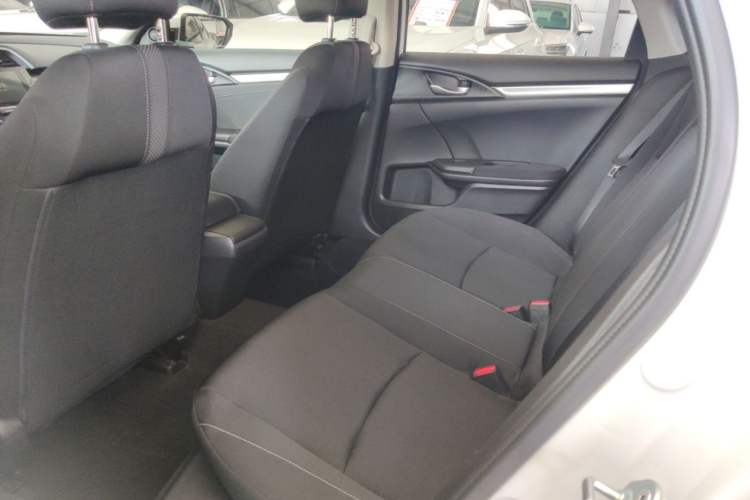 Used Honda Civic 2019 220TURBO CVT Dynamic Edition China VI Left Rear Seat