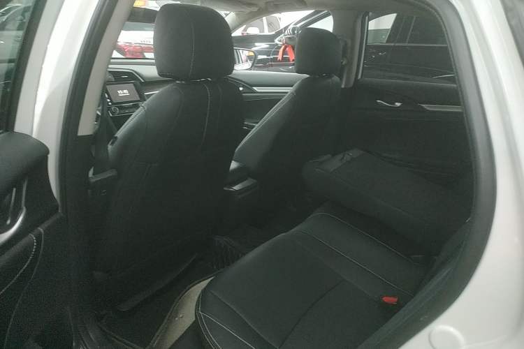 Used Honda Civic 2019 220TURBO CVT Dynamic Edition China VI Emission Standard Left Rear Seat