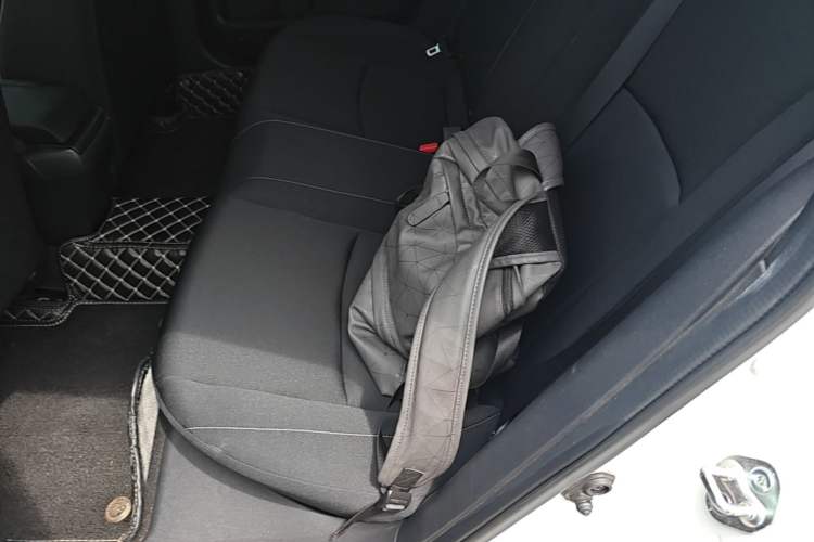 Used Honda Civic 2019 220TURBO CVT Dynamic Edition China VI Emission Standard Left Rear Seat