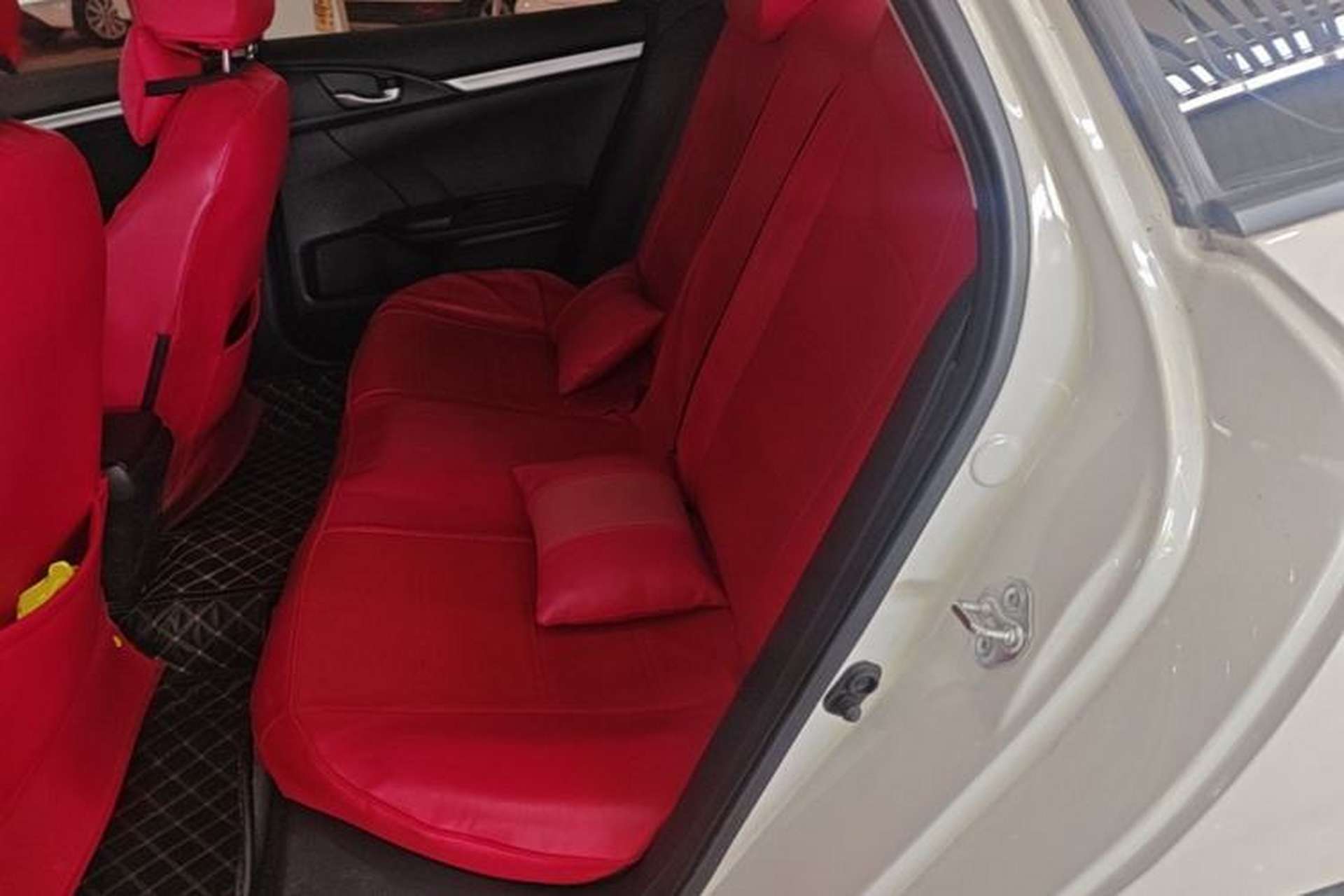 Used Honda Civic 2019 220TURBO CVT Dynamic Edition China VI Left Rear Seat