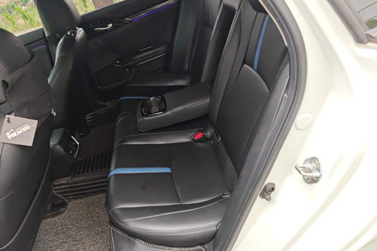 Used Honda Civic 2019 220TURBO CVT Dynamic Edition China VI Emission Standard Left Rear Seat