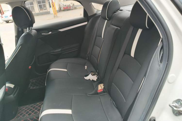 Used Honda Civic 2019 220TURBO CVT Dynamic Edition China VI Emission Standard Left Rear Seat