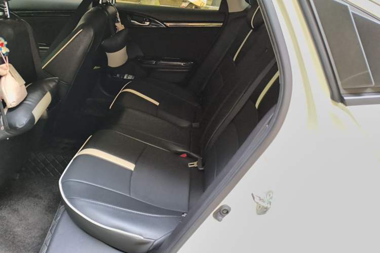 Used Honda Civic 2019 220TURBO CVT Dynamic Edition China VI Emission Standard Left Rear Seat