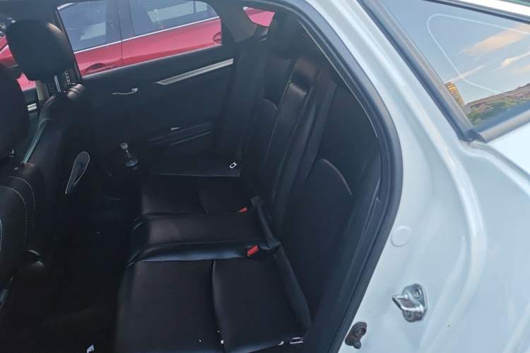 Used Honda Civic 2019 220TURBO CVT Dynamic Edition China VI Emission Standard Left Rear Seat