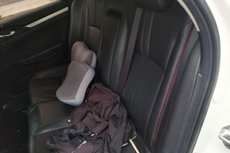 Used Honda Civic 2019 220TURBO CVT Dynamic Edition China VI Emission Standard Left Rear Seat