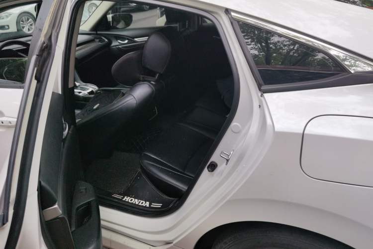 Used Honda Civic 2019 220TURBO CVT Dynamic Edition China VI Left Rear Seat