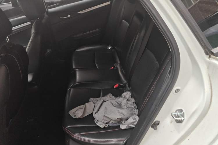 Used Honda Civic 2019 220TURBO CVT Dynamic Edition China VI Emission Standard Left Rear Seat
