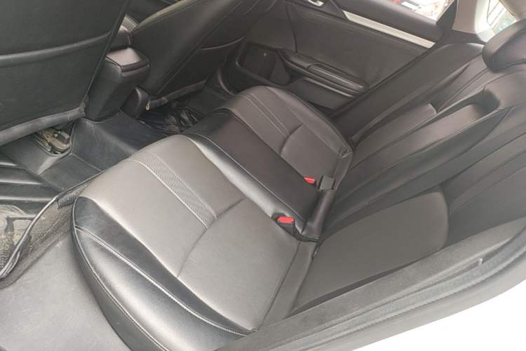Used Honda Civic 2019 220TURBO CVT Dynamic Edition China VI Emission Standard Left Rear Seat