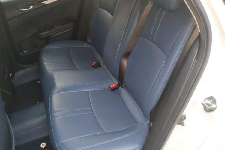 Used Honda Civic 2019 220TURBO CVT Dynamic Edition China VI Emission Standard Left Rear Seat