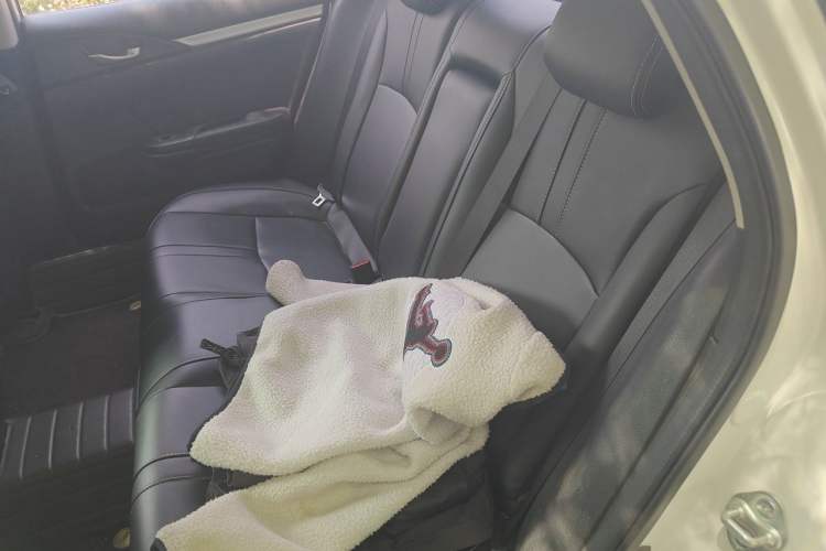 Used Honda Civic 2019 220TURBO CVT Dynamic Edition China VI Left Rear Seat