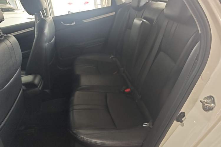 Used Honda Civic 2019 220TURBO CVT Dynamic Edition China VI Left Rear Seat