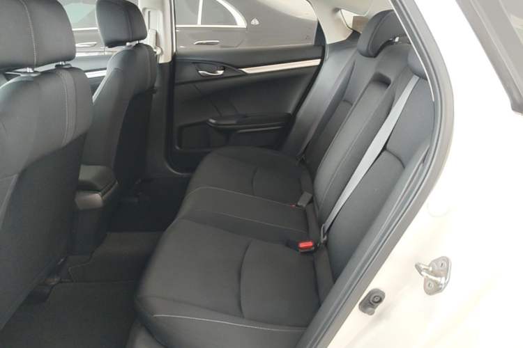 Used Honda Civic 2019 220TURBO CVT Dynamic Edition China VI Left Rear Seat