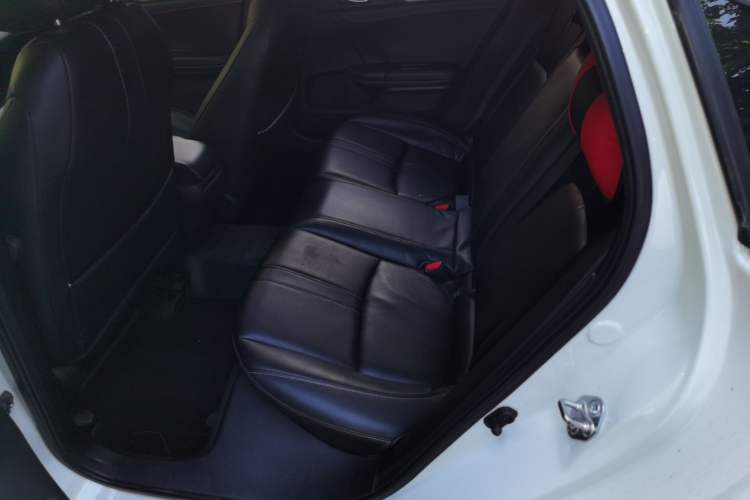 Used Honda Civic 2019 220TURBO CVT Dynamic Edition China V Emission Standard Left Rear Seat