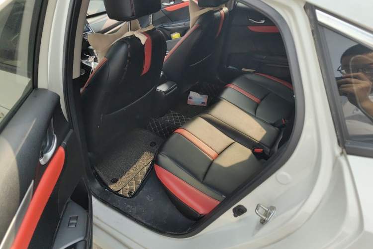 Used Honda Civic 2019 220TURBO CVT Dynamic Edition China VI Left Rear Seat