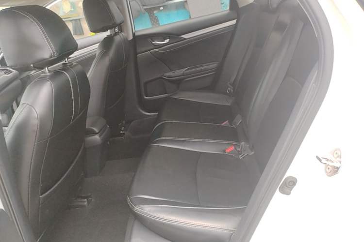 Used Honda Civic 2019 220TURBO CVT Dynamic Edition China VI Emission Standard Left Rear Seat