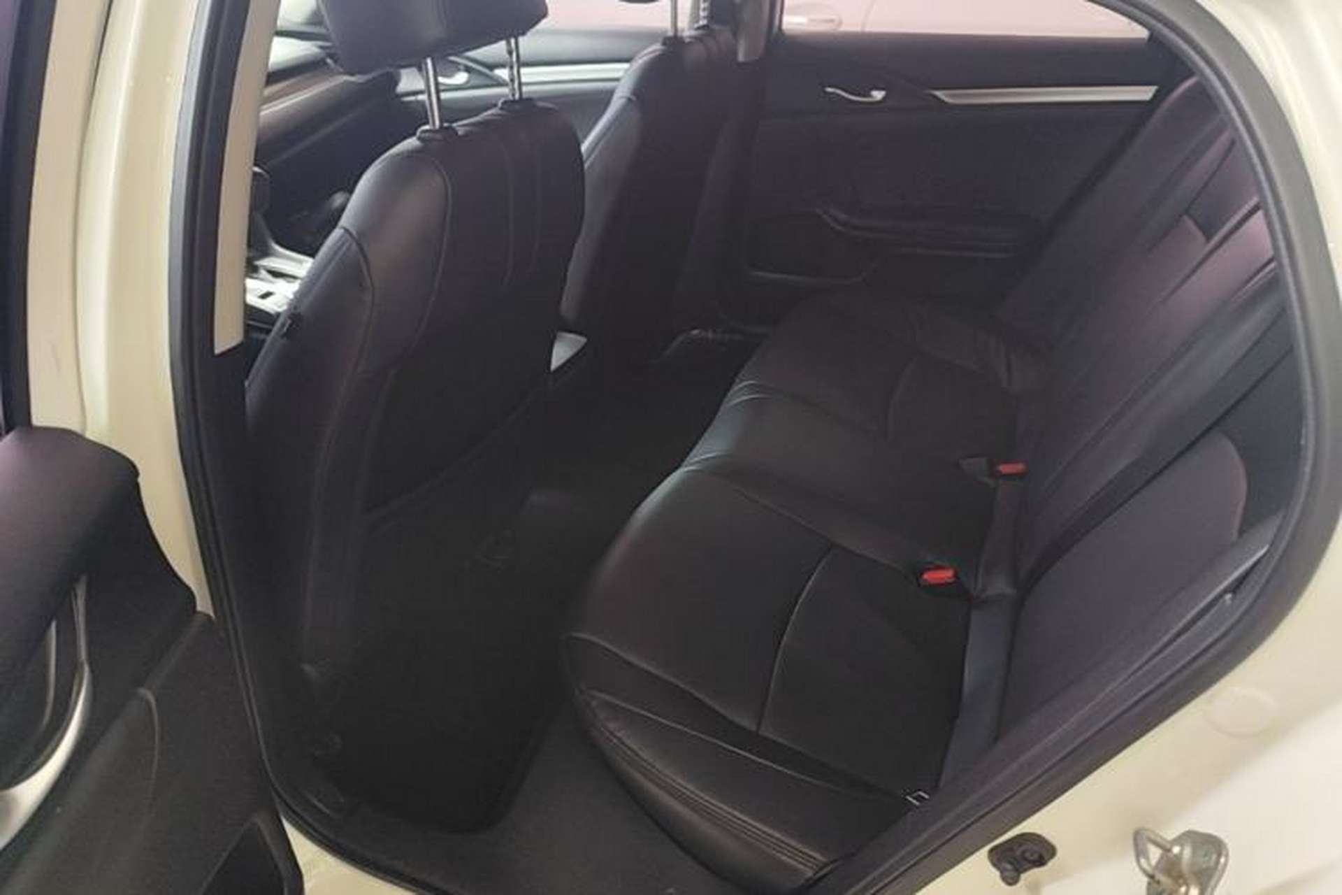 Used Honda Civic 2019 220TURBO CVT Dynamic Edition China VI Emission Standard Left Rear Seat