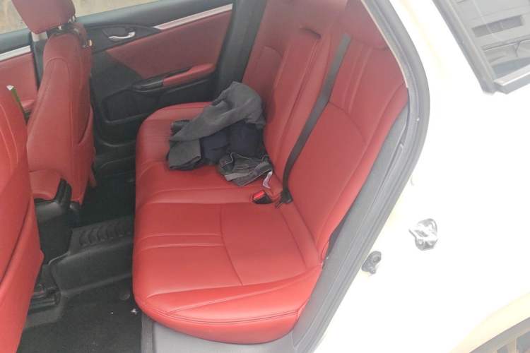 Used Honda Civic 2019 220TURBO CVT Dynamic Edition China VI Emission Standard Left Rear Seat