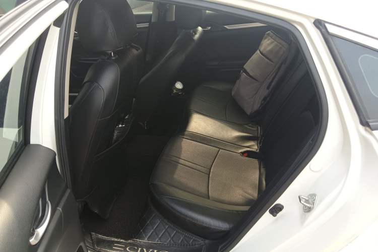 Used Honda Civic 2019 220TURBO CVT Dynamic Edition China VI Left Rear Seat
