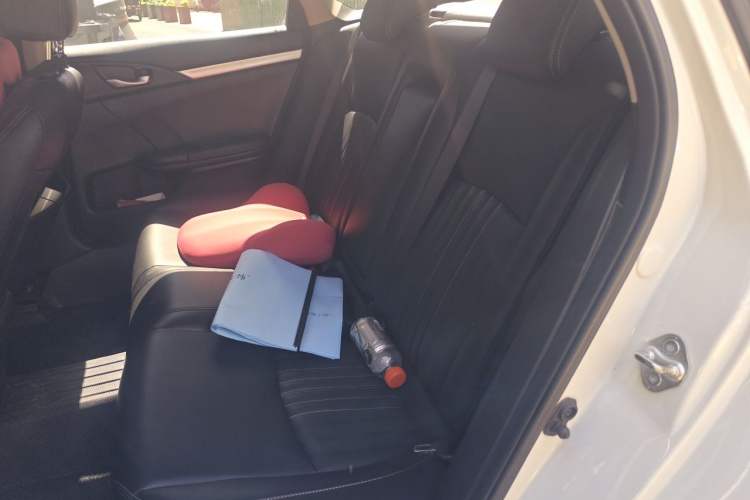 Used Honda Civic 2019 220TURBO CVT Dynamic Edition China VI Left Rear Seat