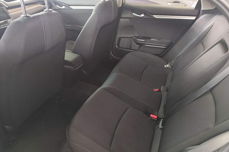 Used Honda Civic 2019 220TURBO CVT Dynamic Edition China VI Emission Standard Left Rear Seat