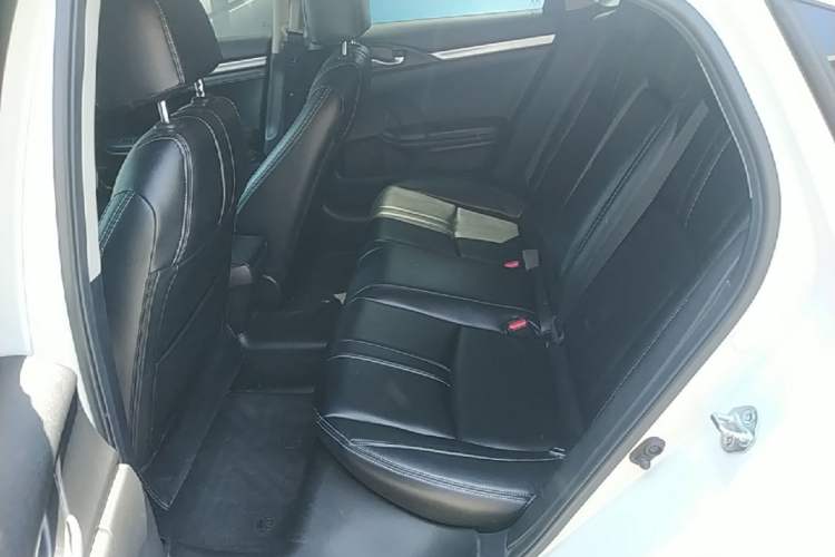 Used Honda Civic 2019 220TURBO CVT Dynamic Edition China VI Left Rear Seat