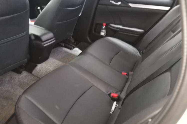 Used Honda Civic 2019 220TURBO CVT Dynamic Edition China VI Left Rear Seat