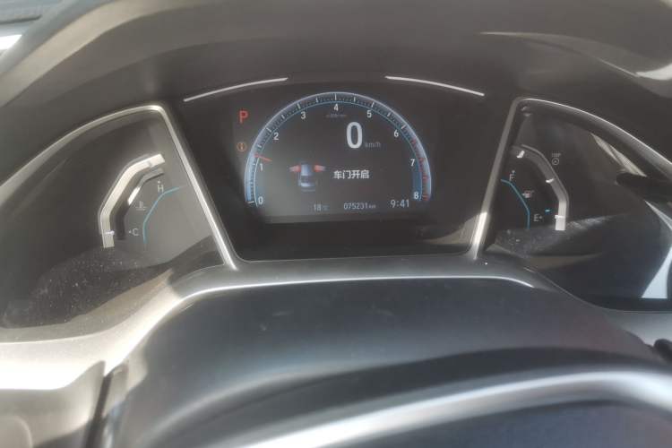 Used Honda Civic 2019 220TURBO CVT Dynamic Edition China VI Odometer Close Up