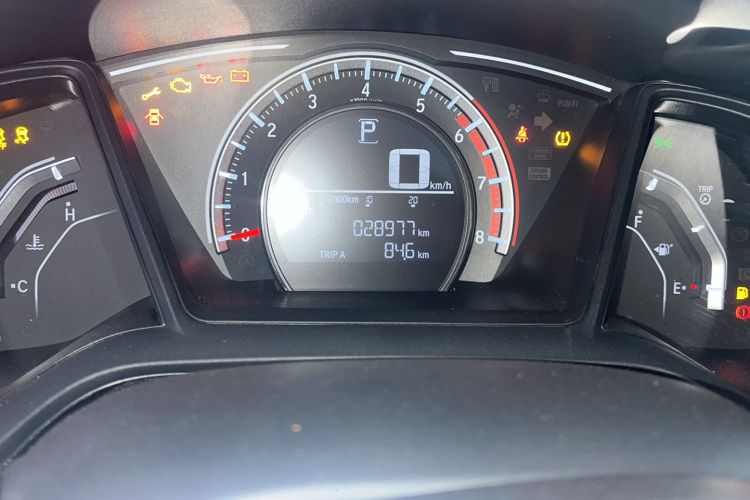 Used Honda Civic 2019 180TURBO CVT Shangyue Edition China VI Emission Standard Odometer Close Up