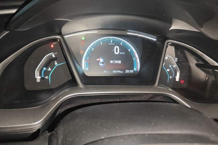 Used Honda Civic 2019 220TURBO CVT Dynamic Edition China VI Odometer Close Up