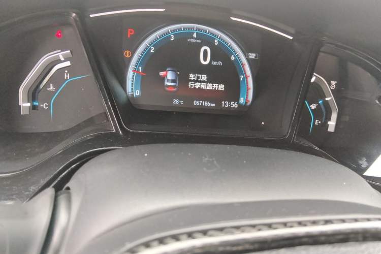 Used Honda Civic 2019 220TURBO CVT Dynamic Edition China VI Odometer Close Up