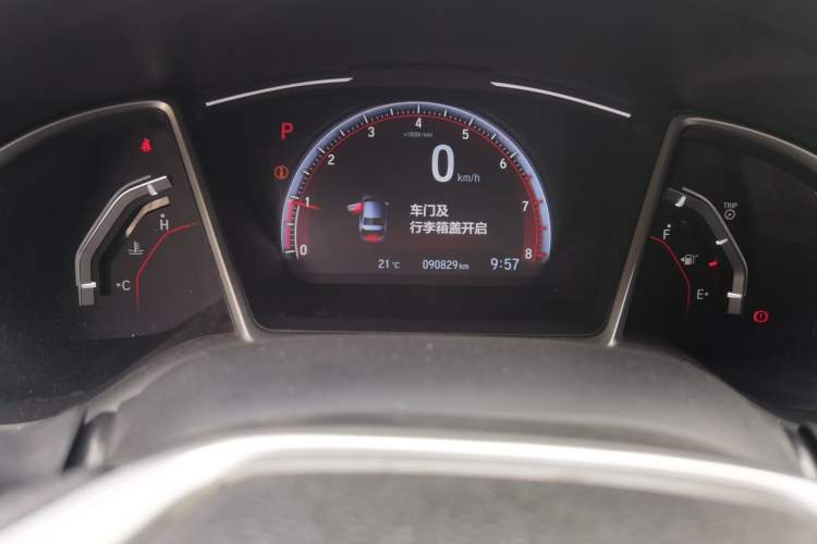 Used Honda Civic 2019 220TURBO CVT Dynamic Edition China VI Emission Standard Odometer Close Up