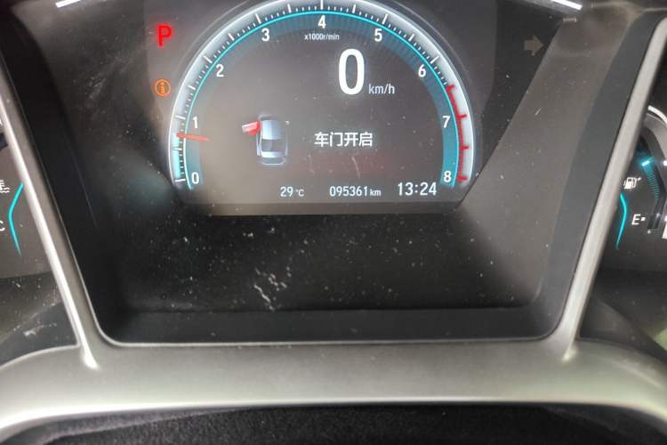 Used Honda Civic 2019 220TURBO CVT Power Edition China VI Emission Standard Odometer Close Up