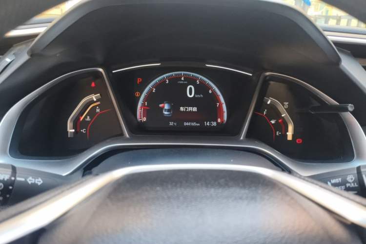 Used Honda Civic 2019 220TURBO CVT Dynamic Edition China VI Emission Standard Odometer Close Up