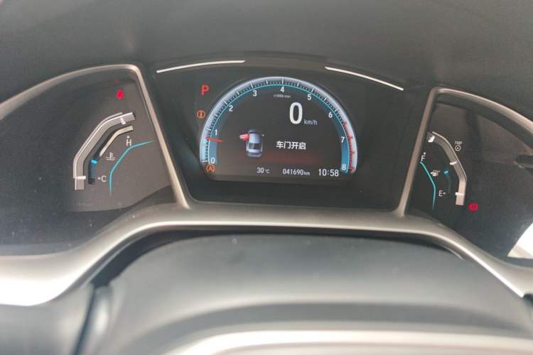 Used Honda Civic 2019 220TURBO CVT Dynamic Edition China VI Odometer Close Up