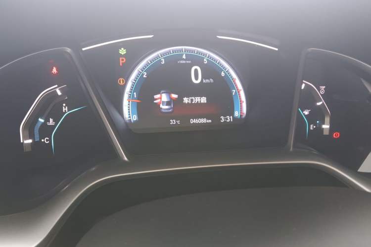 Used Honda Civic 2019 220TURBO CVT Dynamic Edition China V Odometer Close Up