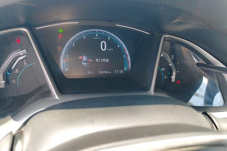 Used Honda Civic 2019 220TURBO CVT Dynamic Edition China VI Odometer Close Up